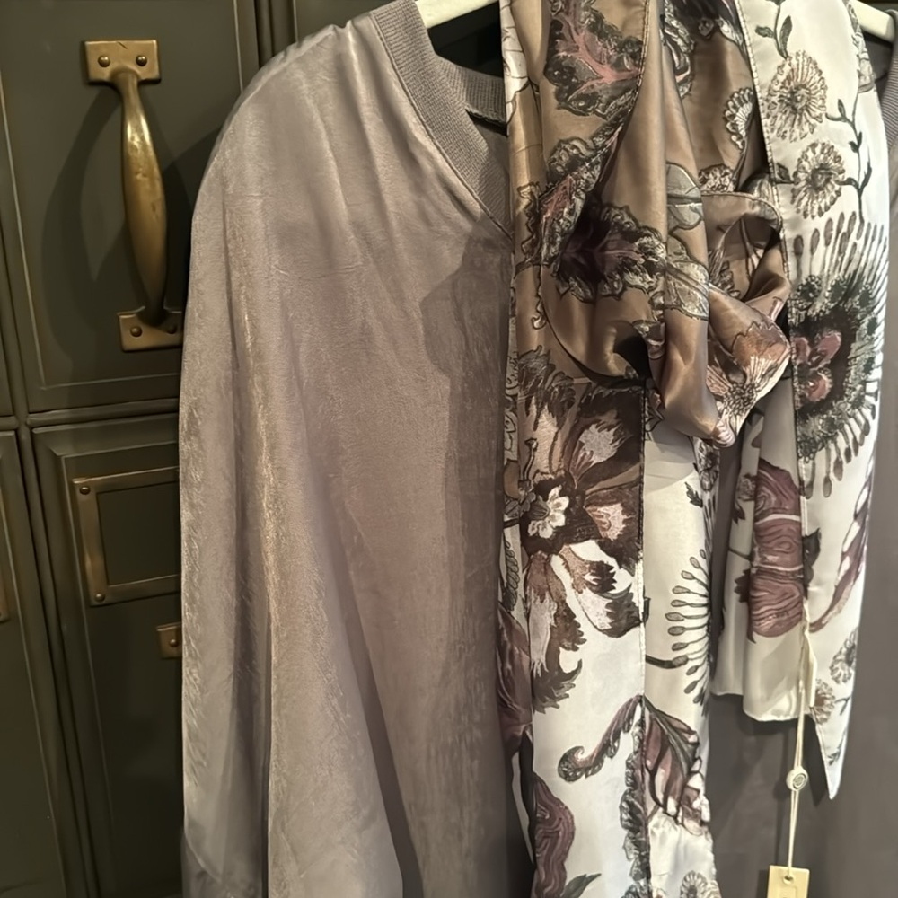 MissLook Top. / Max Studio Scarf - Picture 2 of 6